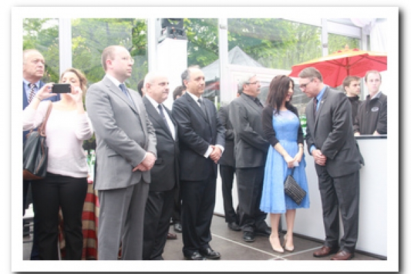 picture-festa-repubblica-a-casa-loma-2015-1062D95D2C7-0973-4BD3-86B0-705A8A59F36B.jpg